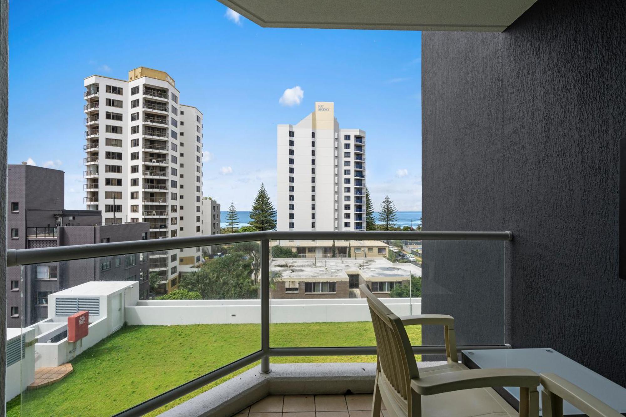 Legends Apartments - Qstay Gold Coast Kültér fotó