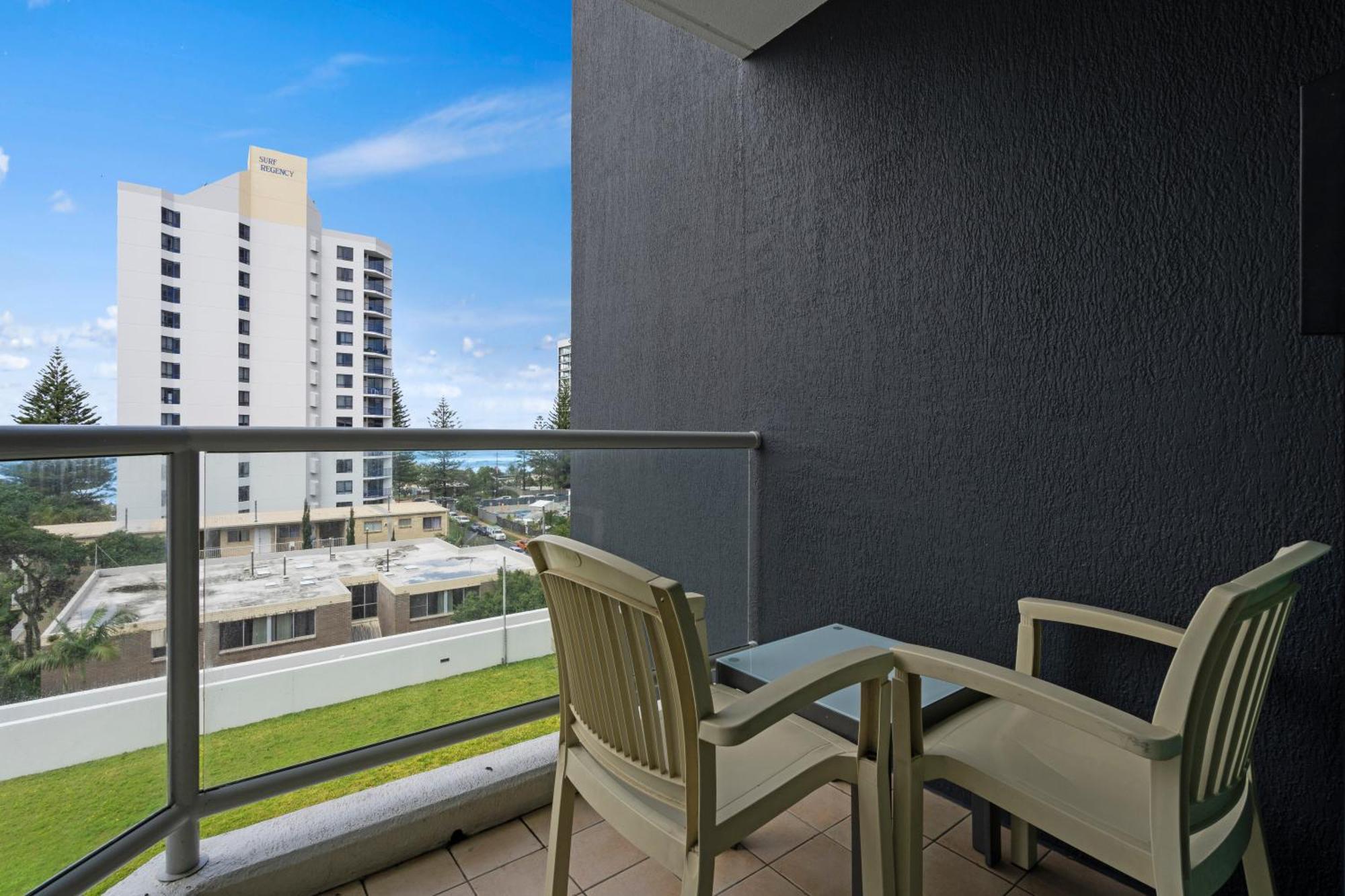 Legends Apartments - Qstay Gold Coast Kültér fotó