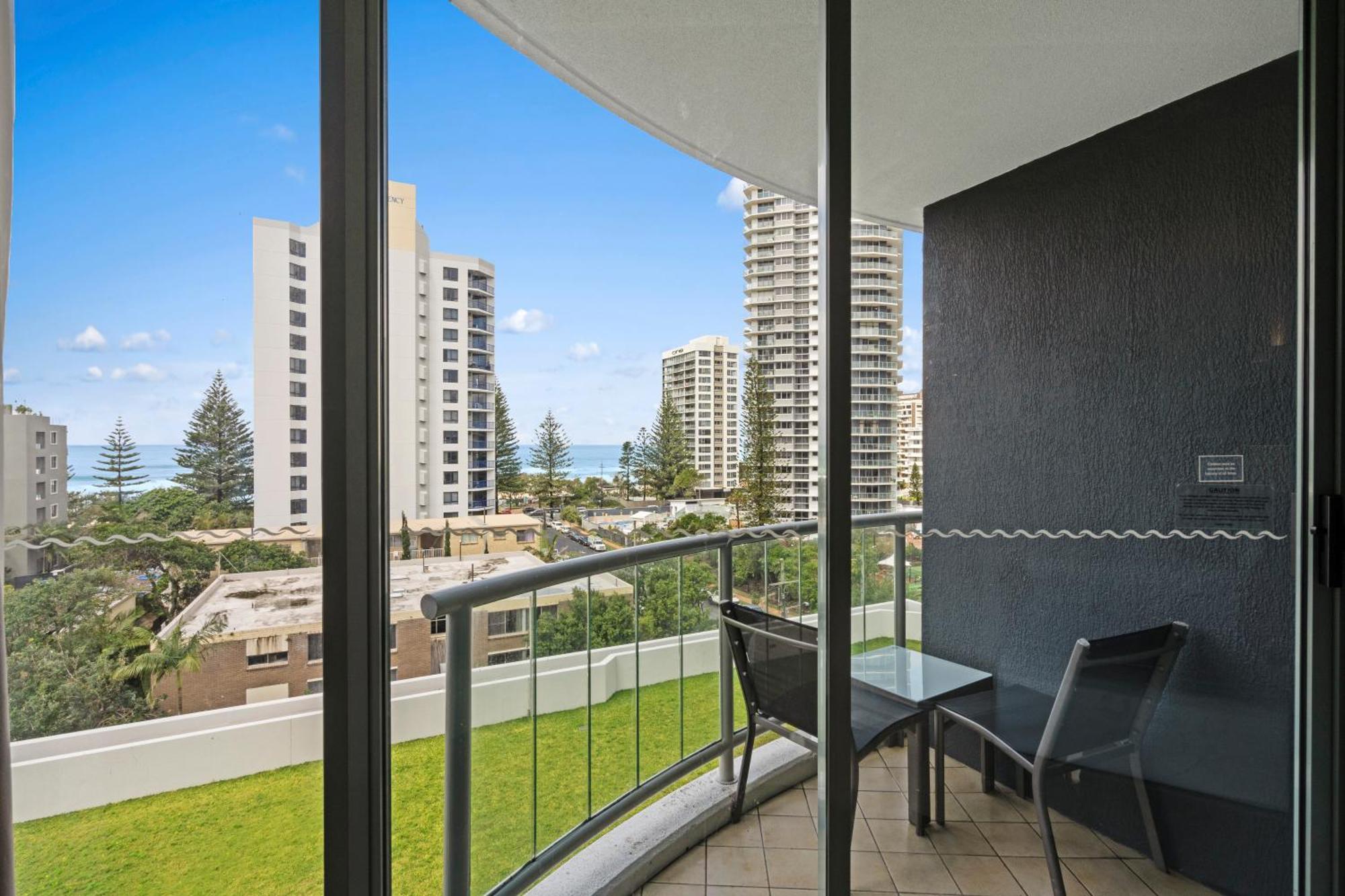 Legends Apartments - Qstay Gold Coast Kültér fotó