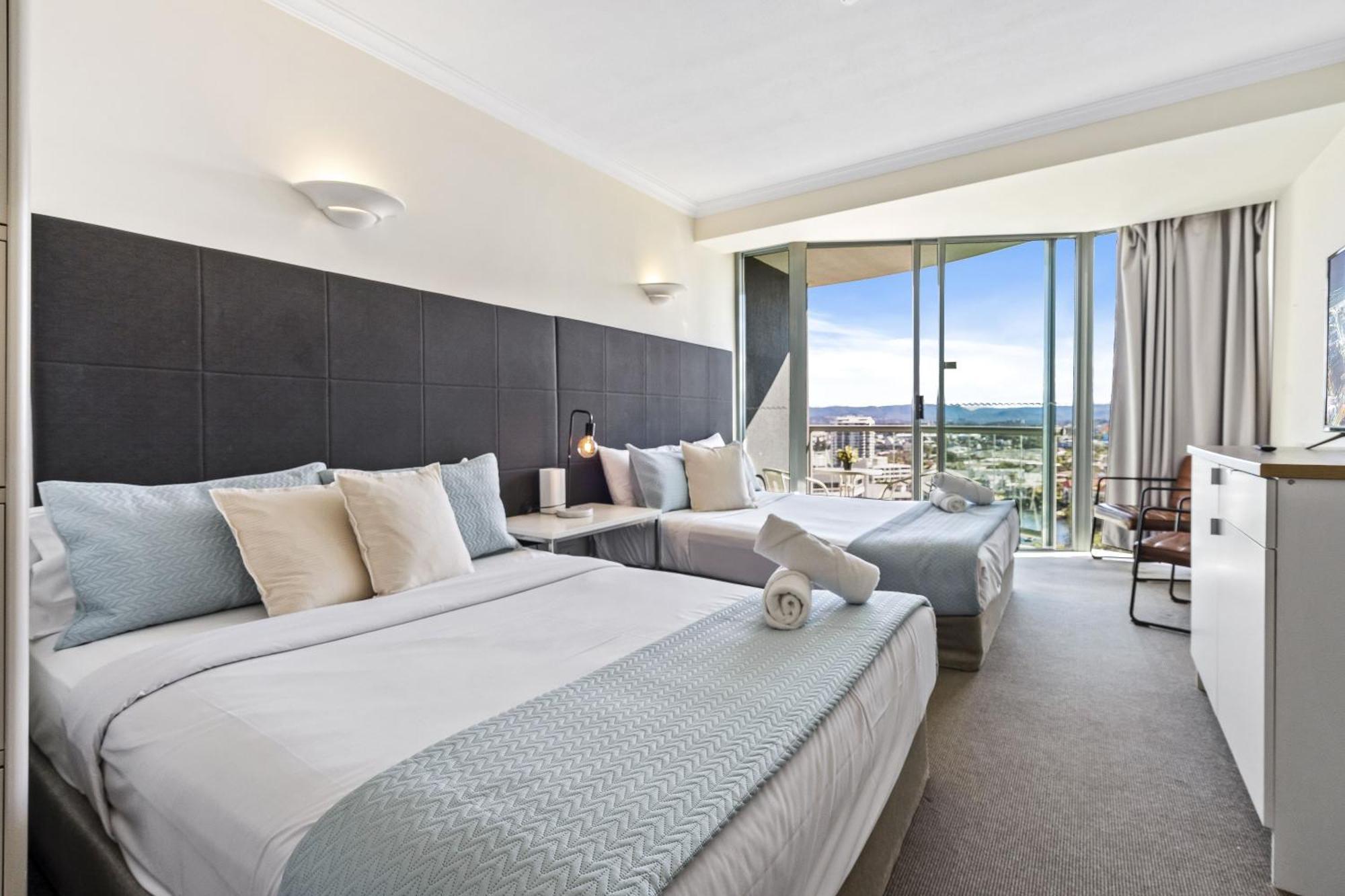 Legends Apartments - Qstay Gold Coast Kültér fotó
