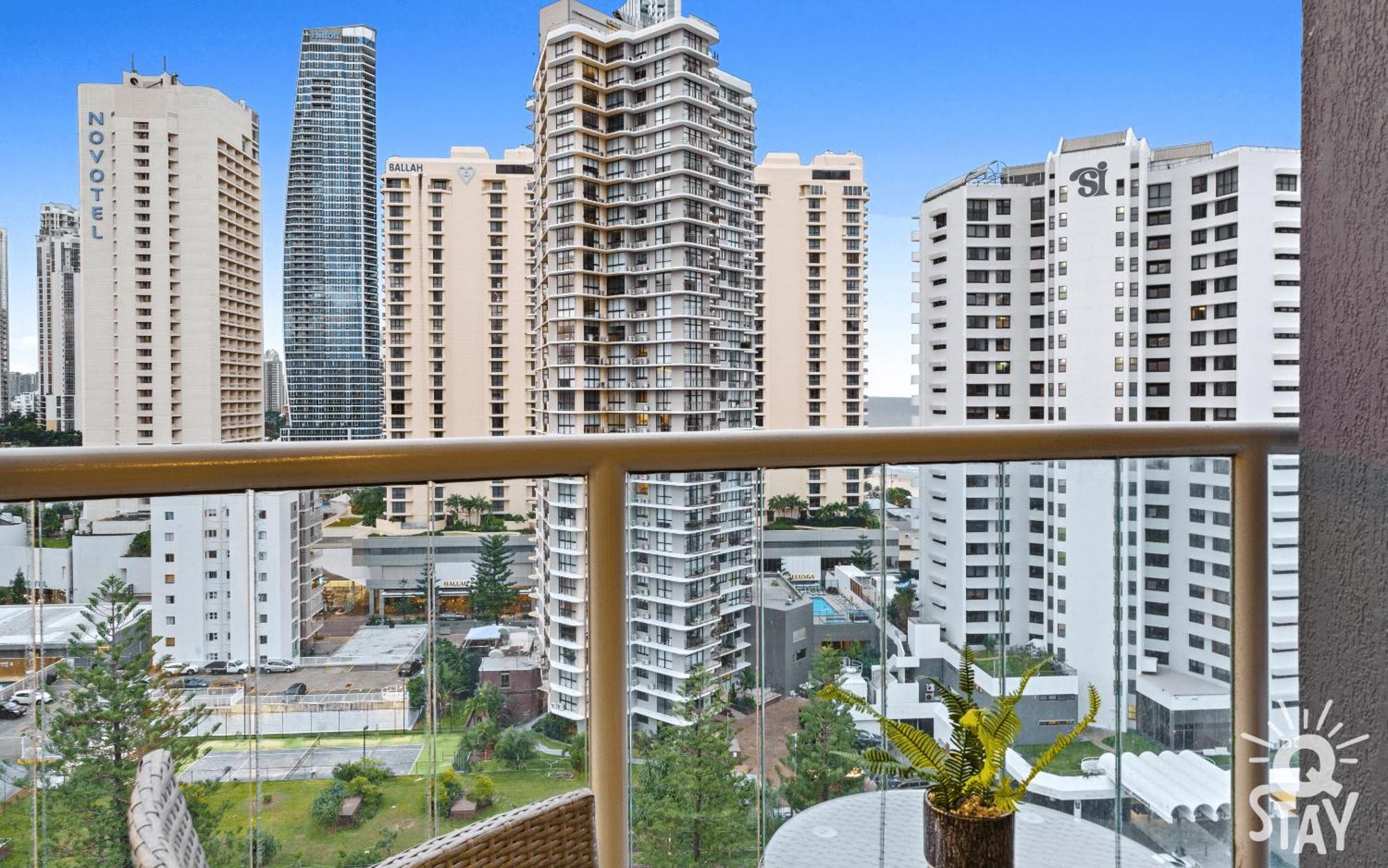 Legends Apartments - Qstay Gold Coast Kültér fotó