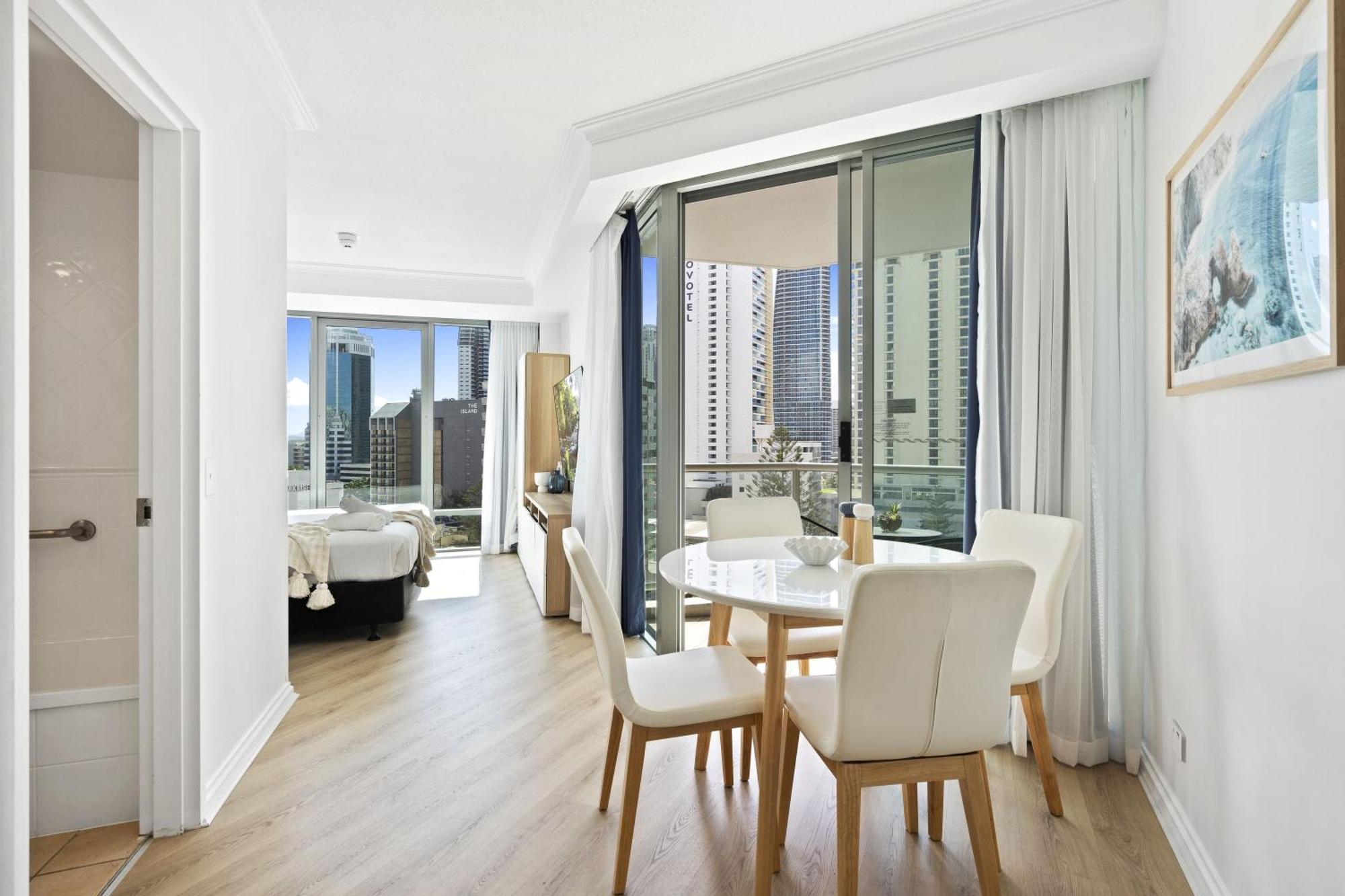 Legends Apartments - Qstay Gold Coast Kültér fotó